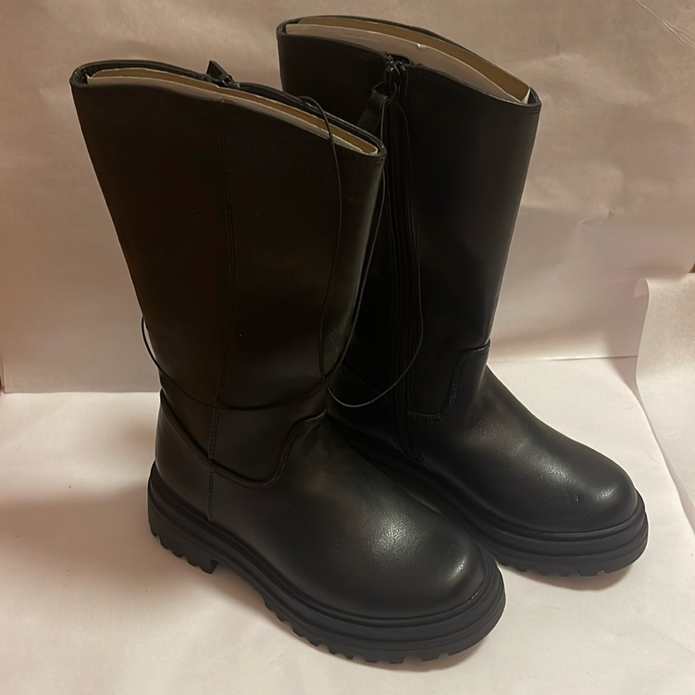 Boots with zippers Blake